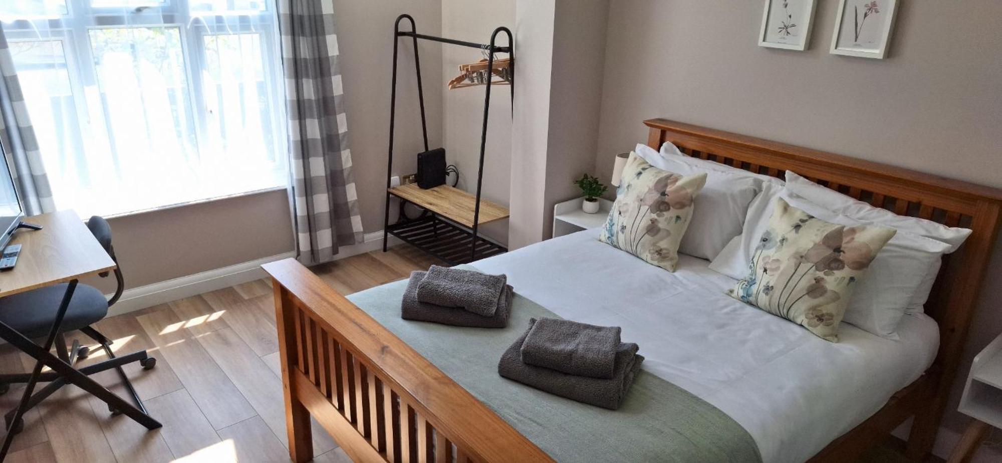 New 3 Bedrooms Flat In Ashford Near Heathrow Dış mekan fotoğraf